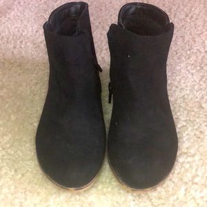 Black toddler ankle boots